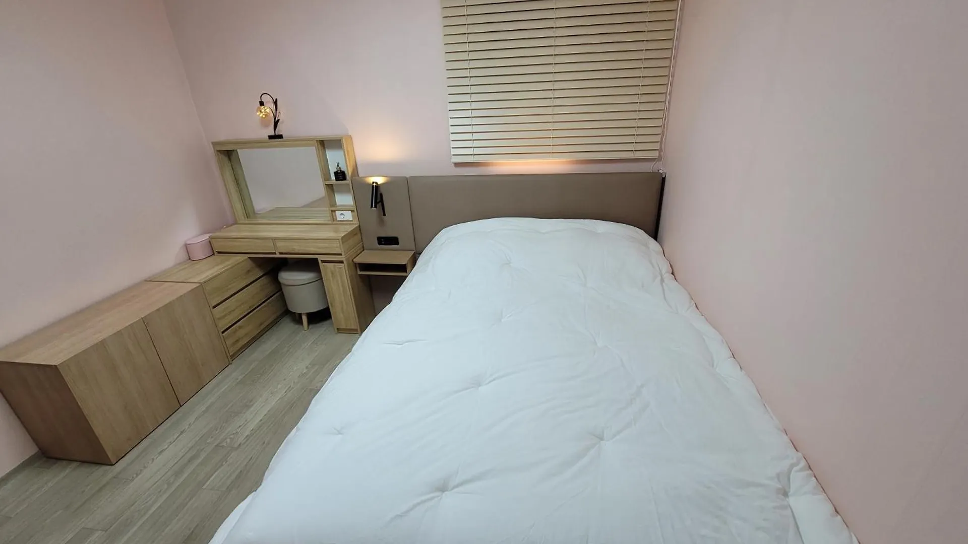 Seongsu Hot Place 3Room Seoul Aparthotel